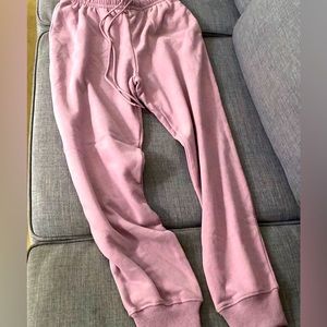 Fashion Nova Lavender Sweatpants/ Jogging pants - size M women’s